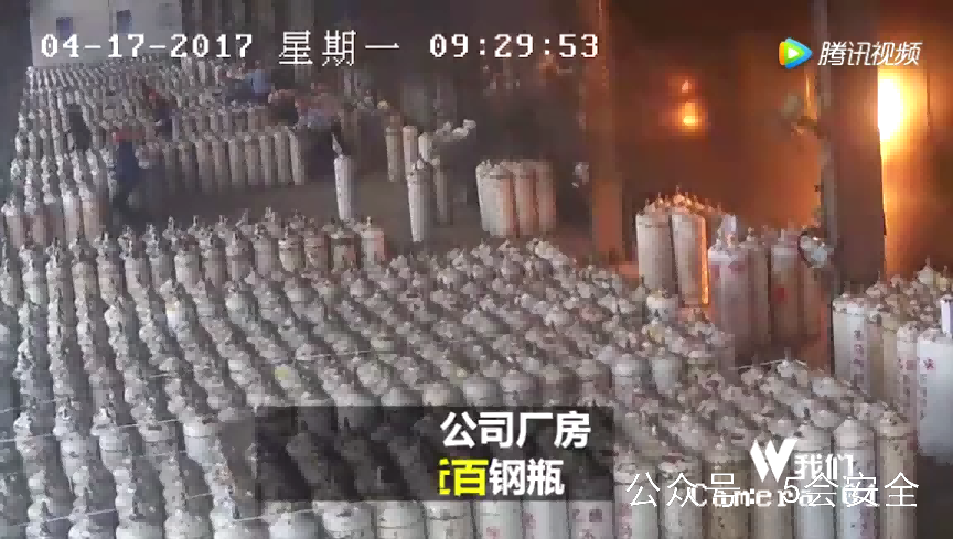 乙炔气瓶爆炸引燃近百钢瓶事故