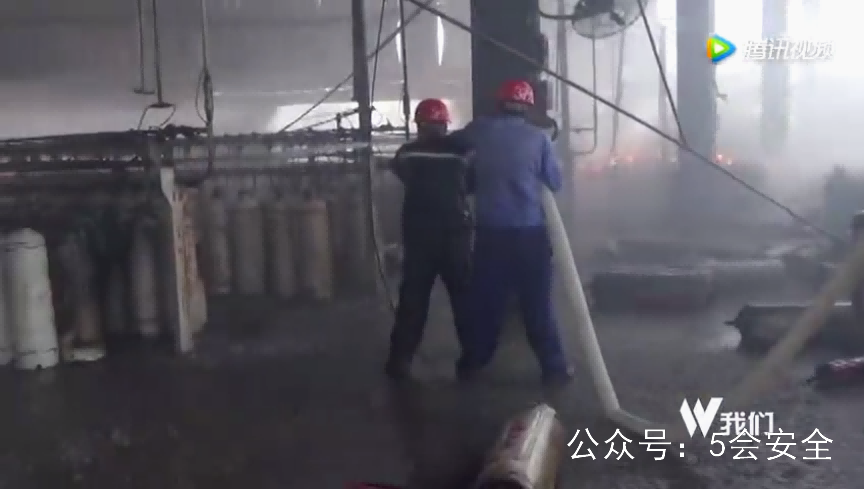 乙炔气瓶爆炸引燃近百钢瓶事故