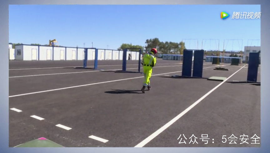 危险化学品救援教学（单兵破拆救人）警示