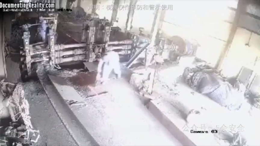 工人被卷入轧机身亡，监控曝光！
